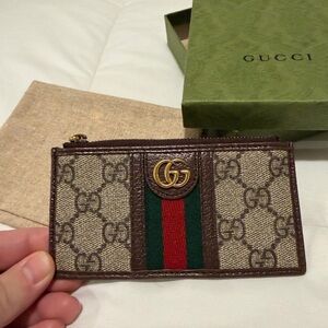 Ophidia GG card case
Style: 597617961WT8745
Color: GG Supreme